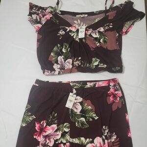 Express high~low skirt with matching crop top! Size medium